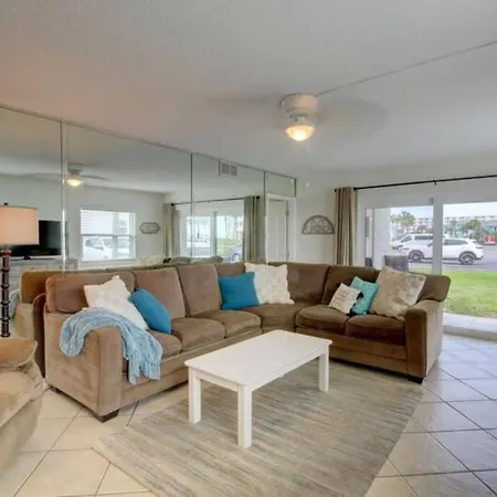 El Matador 219 - Ground Floor Unit Vila